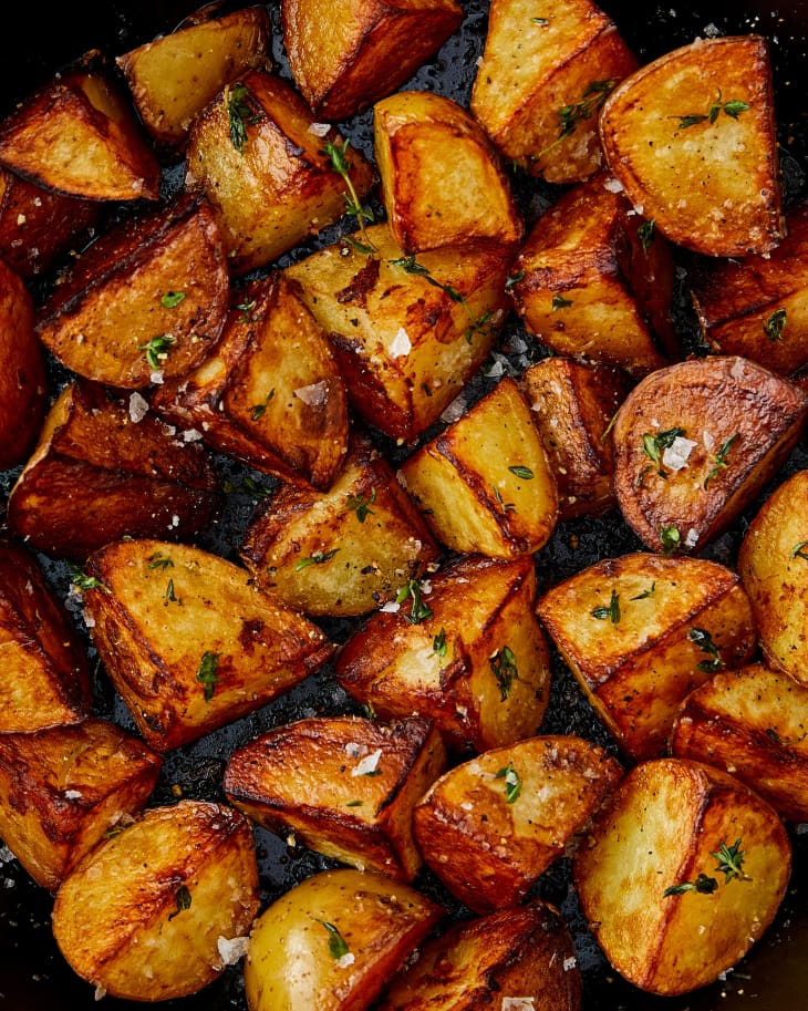 k_Photo_Recipes_2020-10-Crispy-Skillet-Fried-Potatoes_kitchn-crispy-skillet-fried-potatoes-2